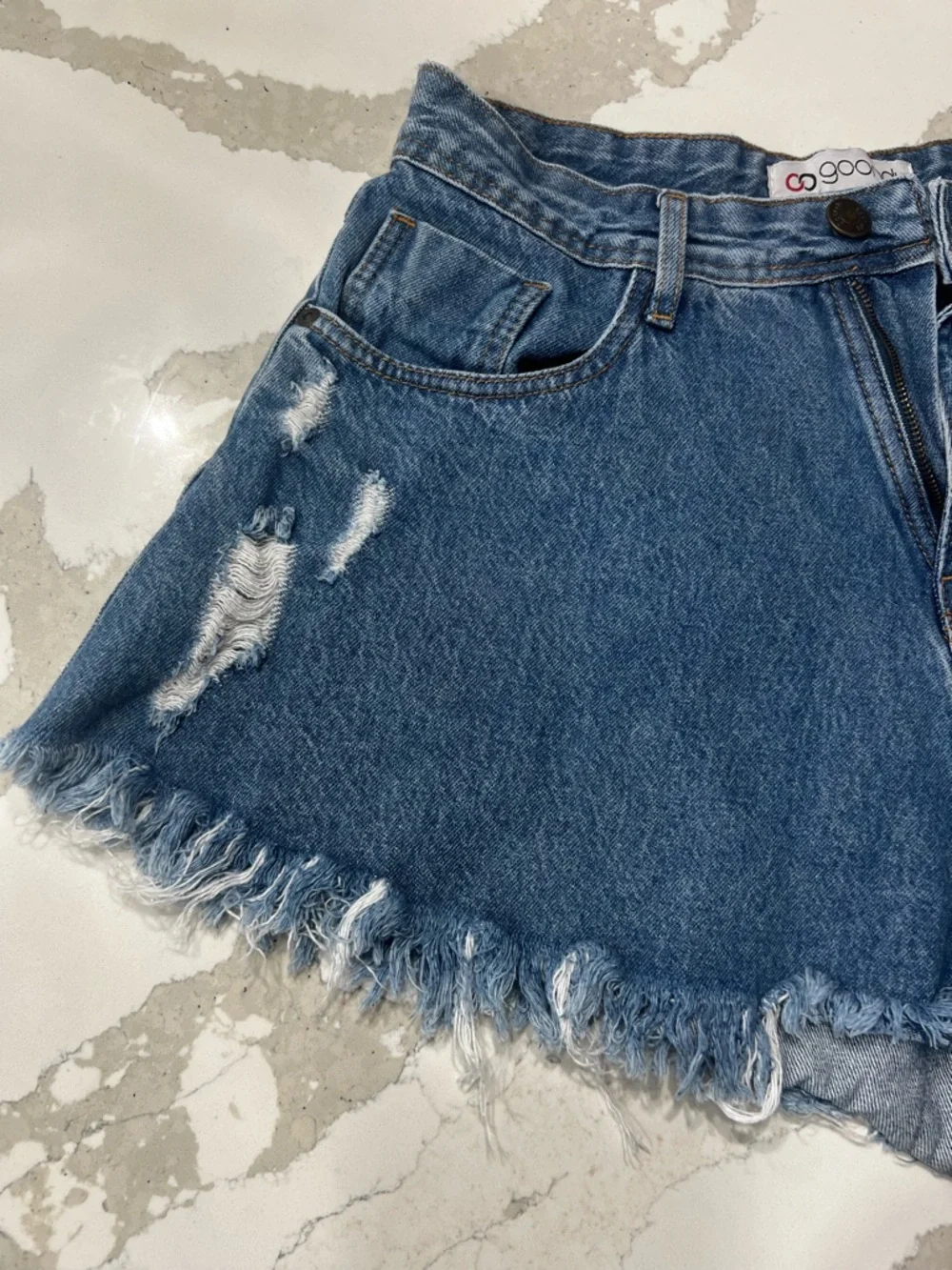 Goondy trendy distressed